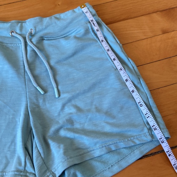 Reitmans Hyba light green shorts XS - Picture 3 of 3